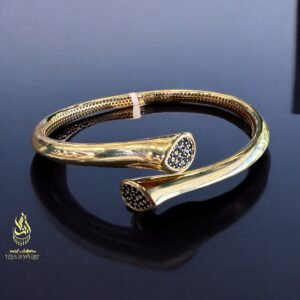 women bangel bracelet with a sophisticated design