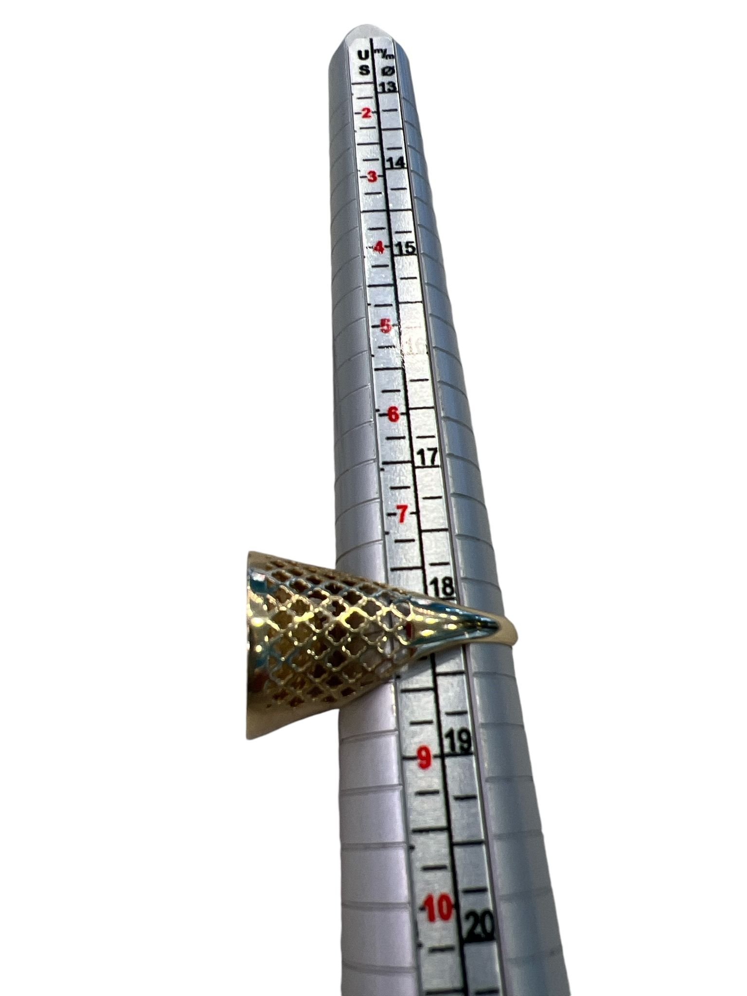 Elegant 14k Gold Ring - Image 2