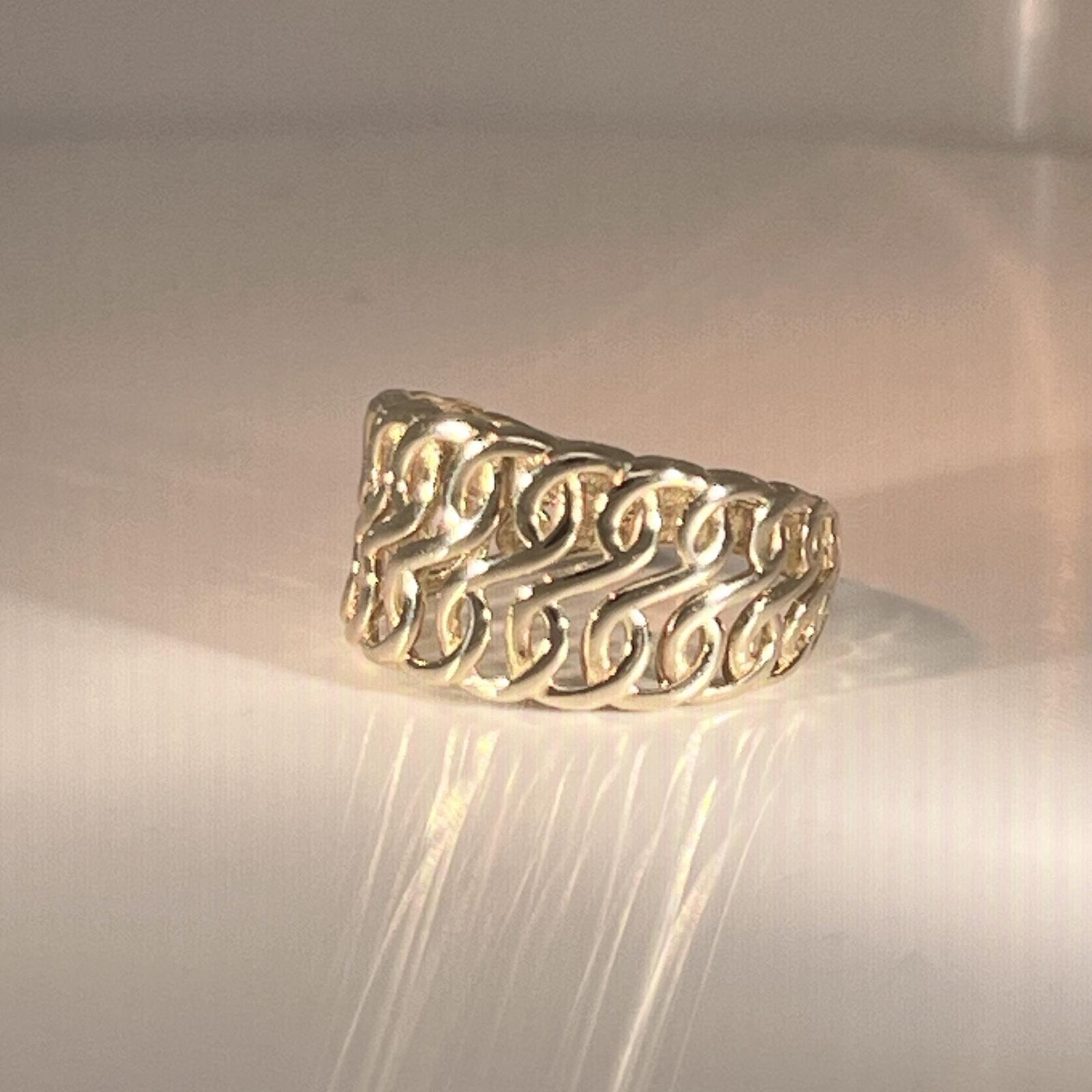 Women gold ring 14k have a interwoven design - Image 3