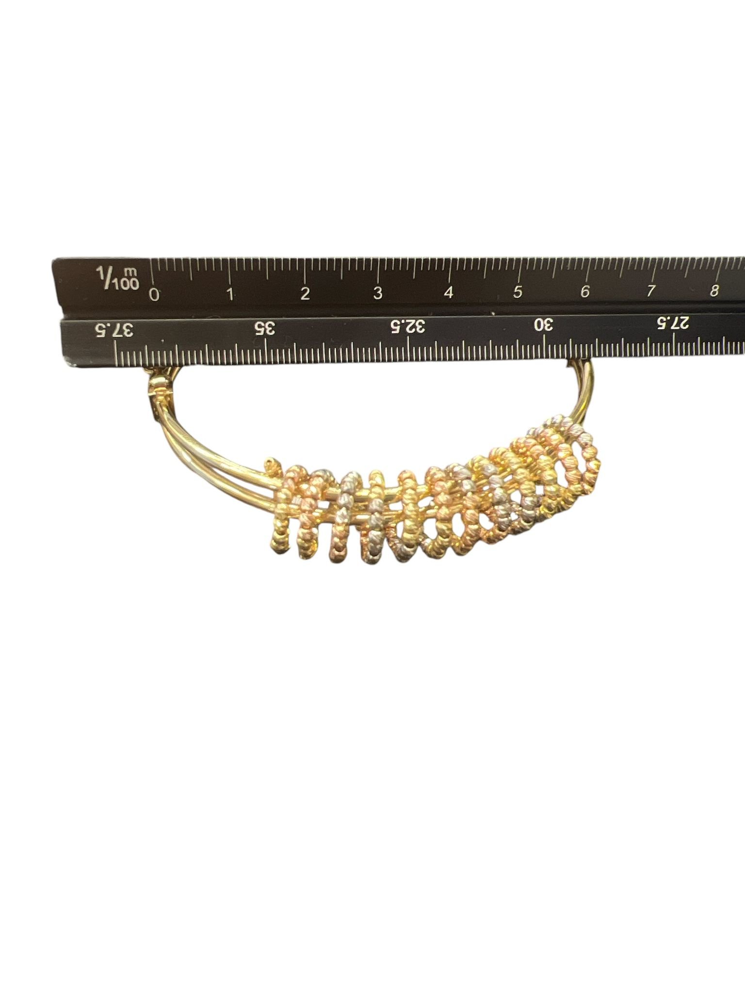 women bracelet have a attractive, innovative design - Image 8