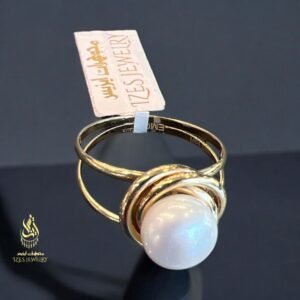 Ring has one big Pearl gold 14k