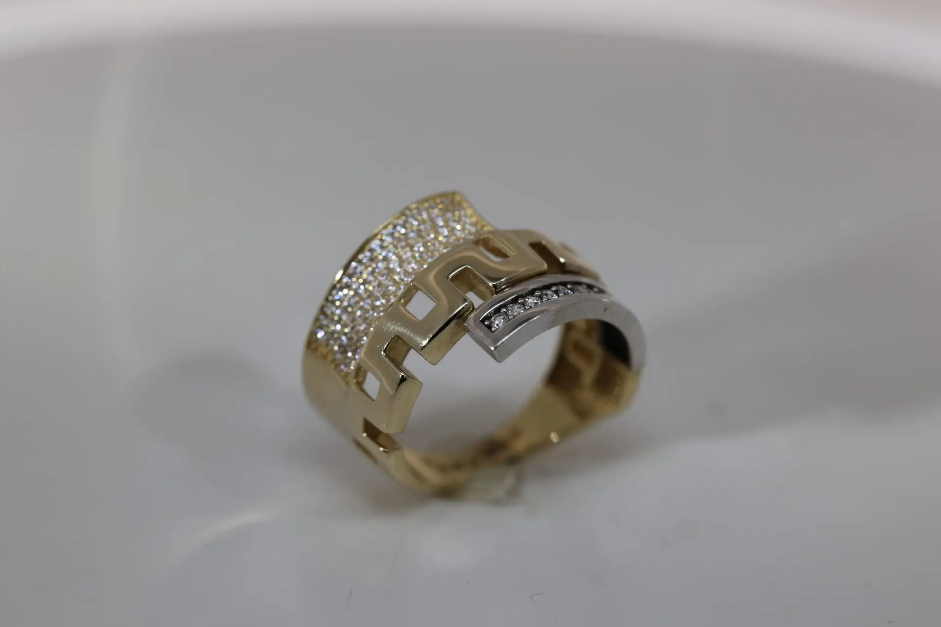 Geometric Design Women's Ring