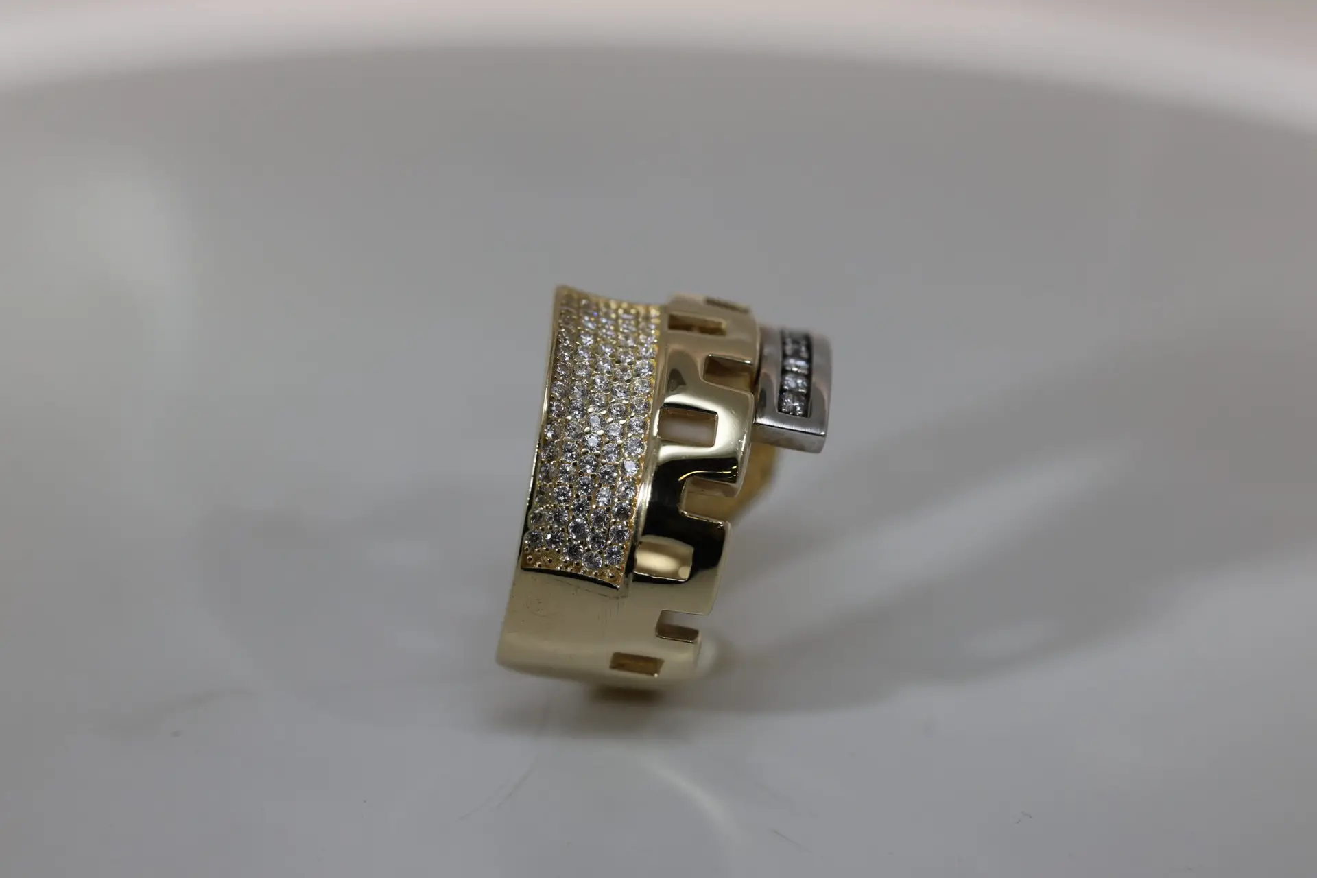 Geometric Design Women's Ring - Image 2