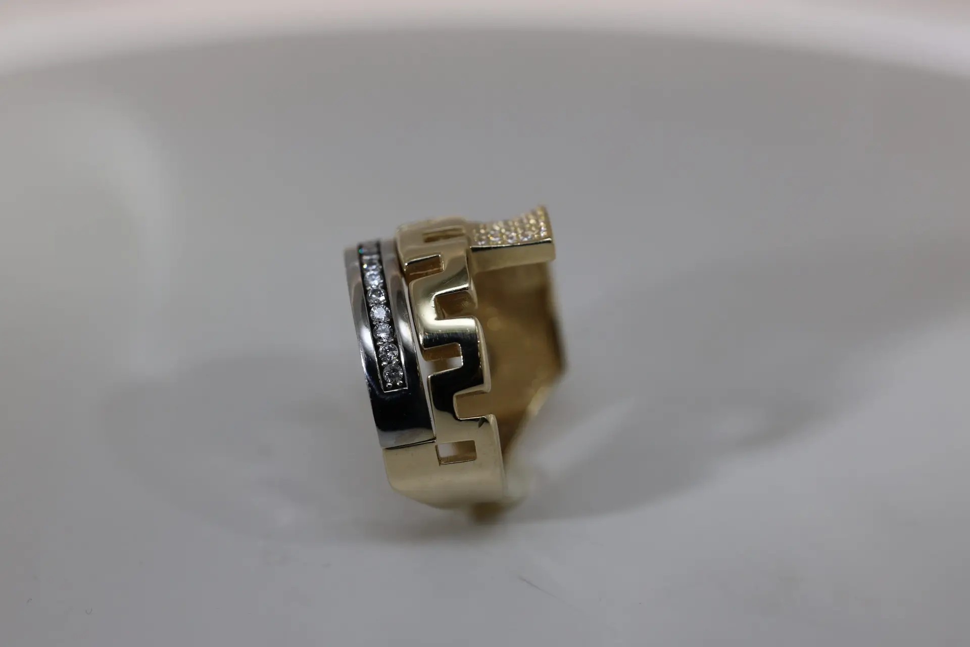 Geometric Design Women's Ring - Image 5