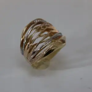 Elegant Slanted Mesh Gold Ring