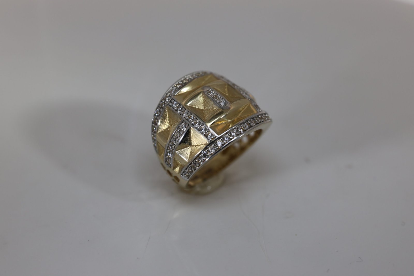 Elegant 14K Women's Ring