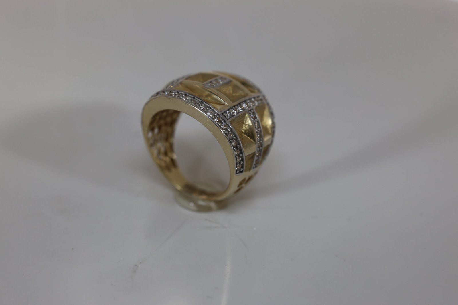 Elegant 14K Women's Ring - Image 5