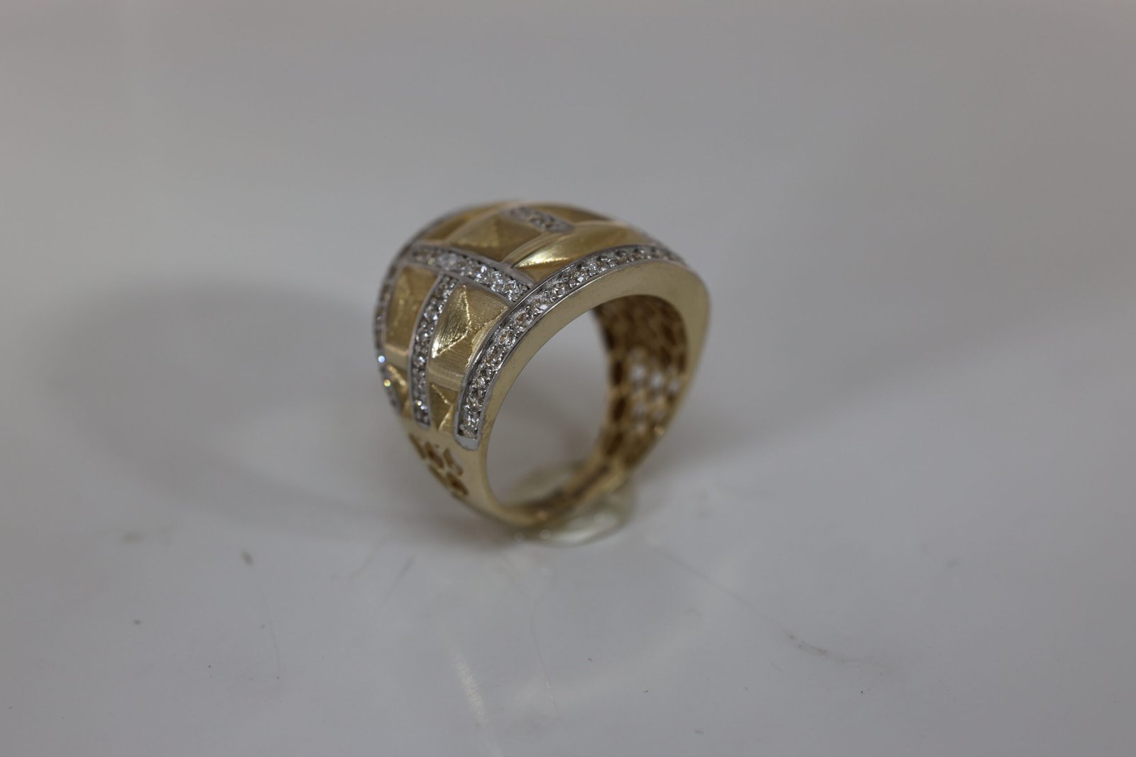 Elegant 14K Women's Ring - Image 6