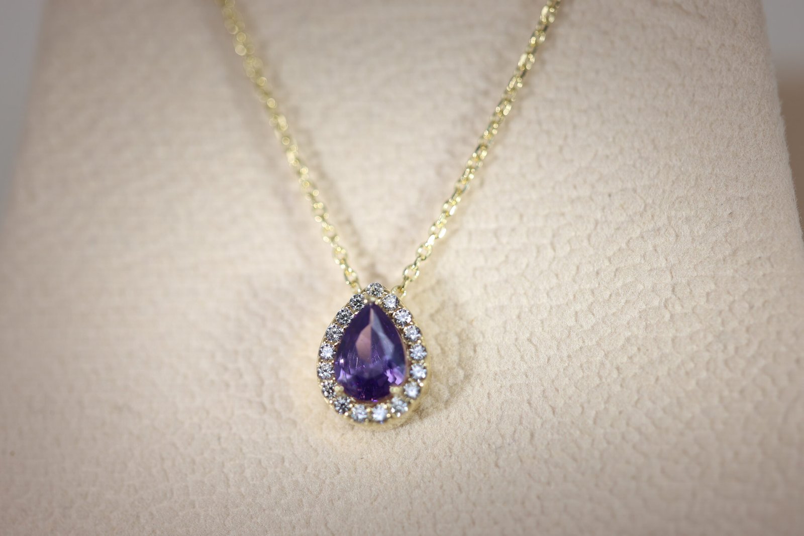 14K Gold Necklace with Big Purple Gemstone - Image 2
