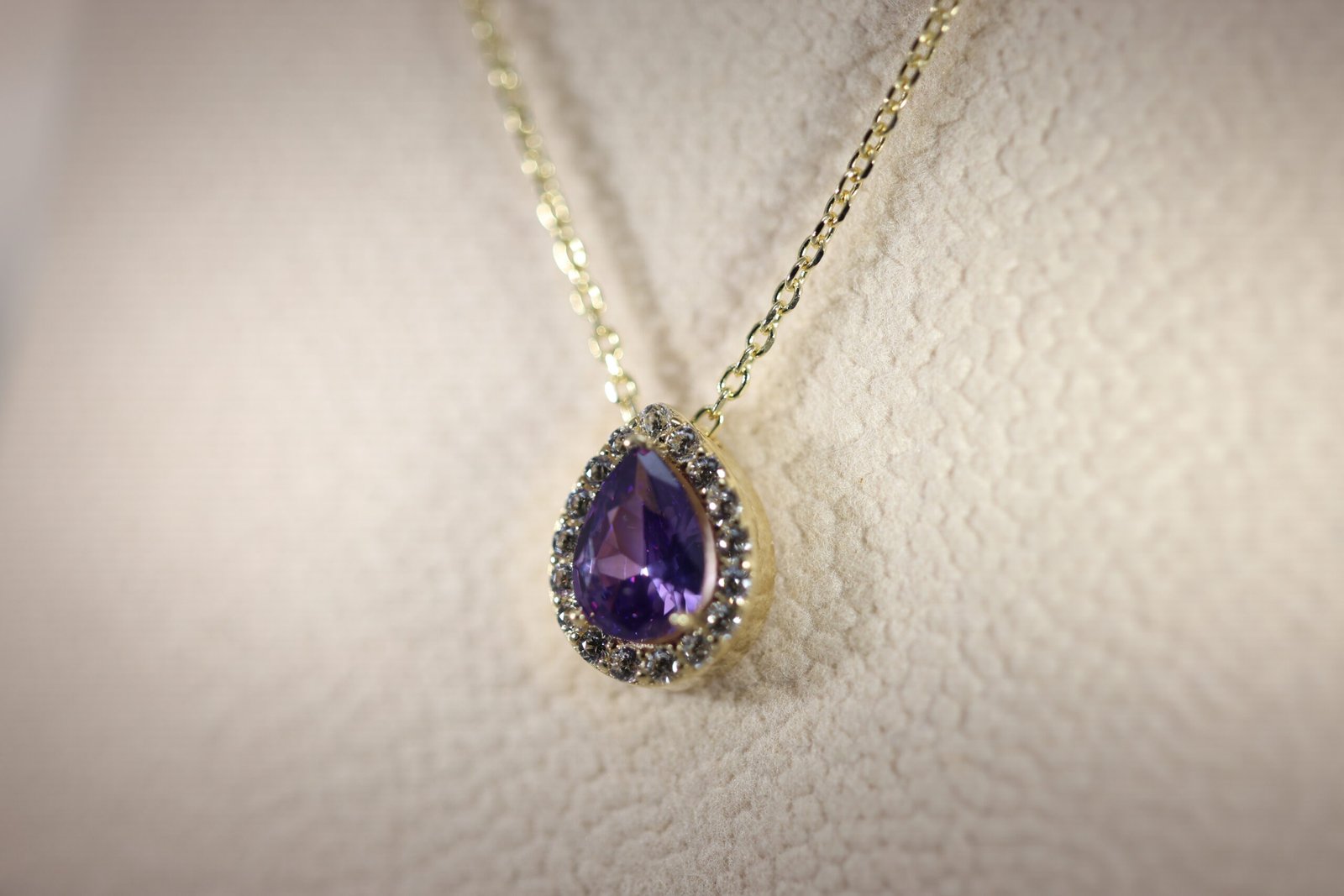 14K Gold Necklace with Big Purple Gemstone - Image 4