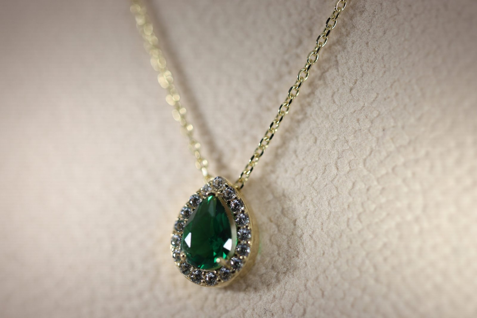 14K Gold Necklace with Big Green Stone - Image 2