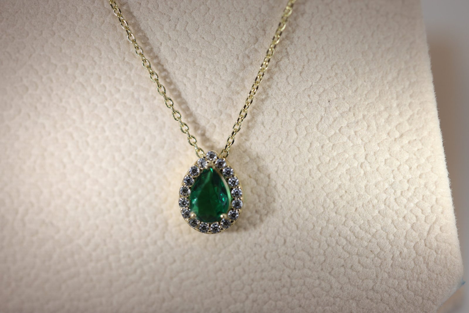 14K Gold Necklace with Big Green Stone - Image 4