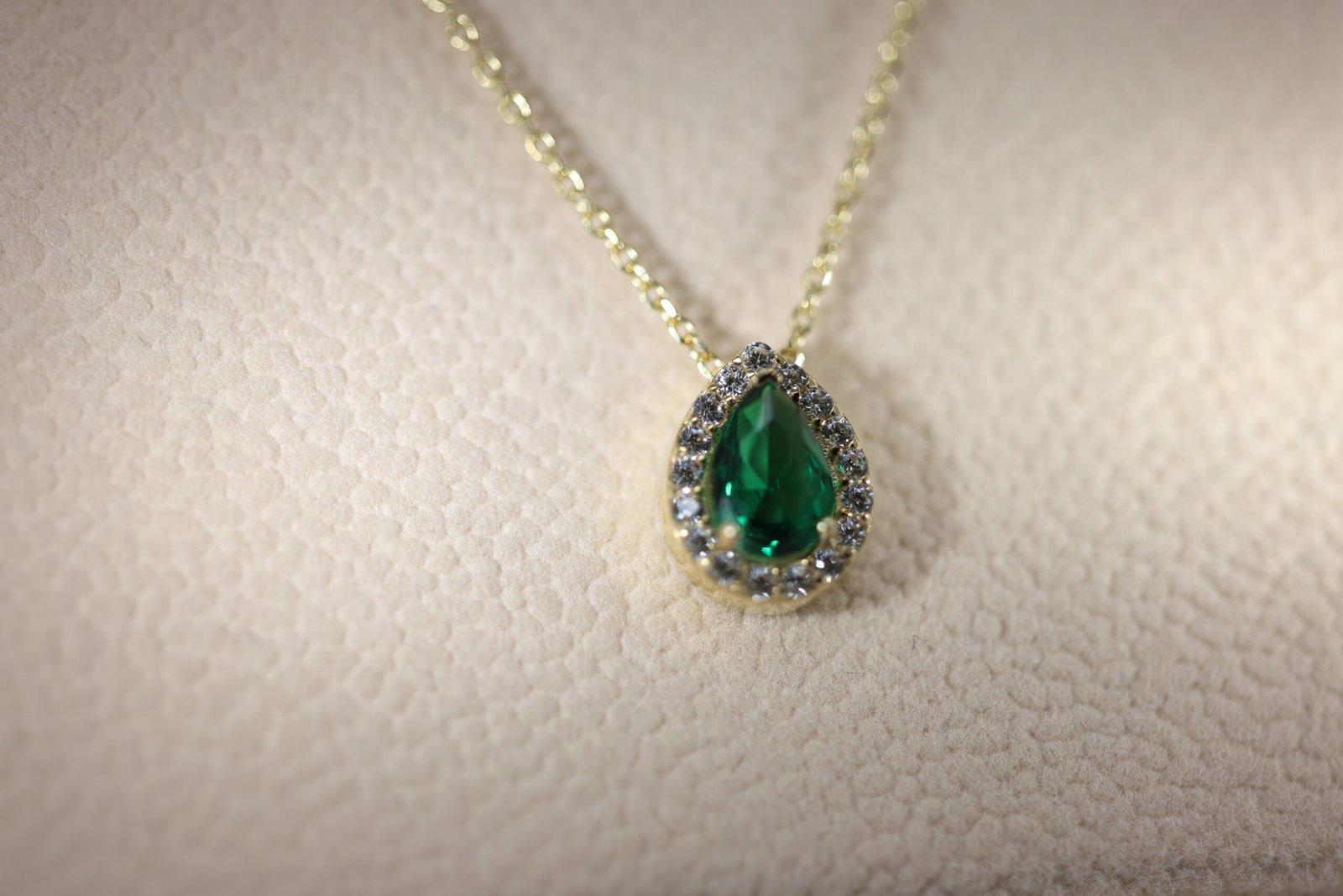 14K Gold Necklace with Big Green Stone - Image 5