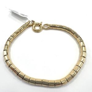 delicate 14K yellow gold bracelet perfect for daily wear with timeless elegance