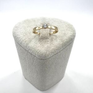 14K Gold Solitaire Ring with Sparkling Zircon Stone, Elegant and Timeless.