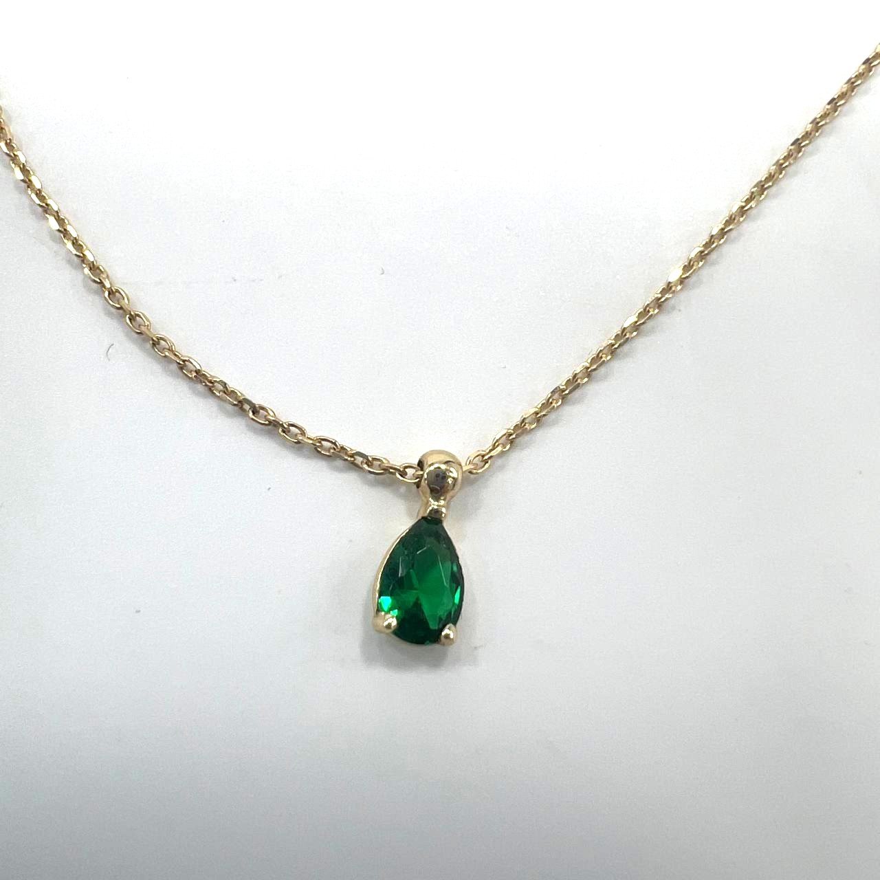 14K yellow gold necklace with a beautiful green stone pendant elegant design - Image 2