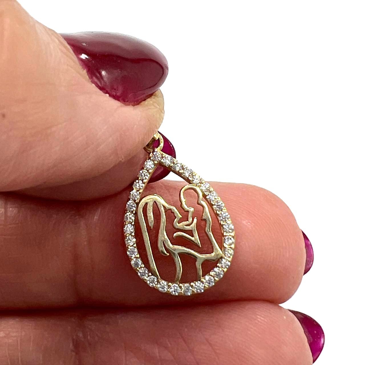 14K Yellow Gold Mother and Child Pendant – Elegant Design with Sparkling Zircon - Image 2
