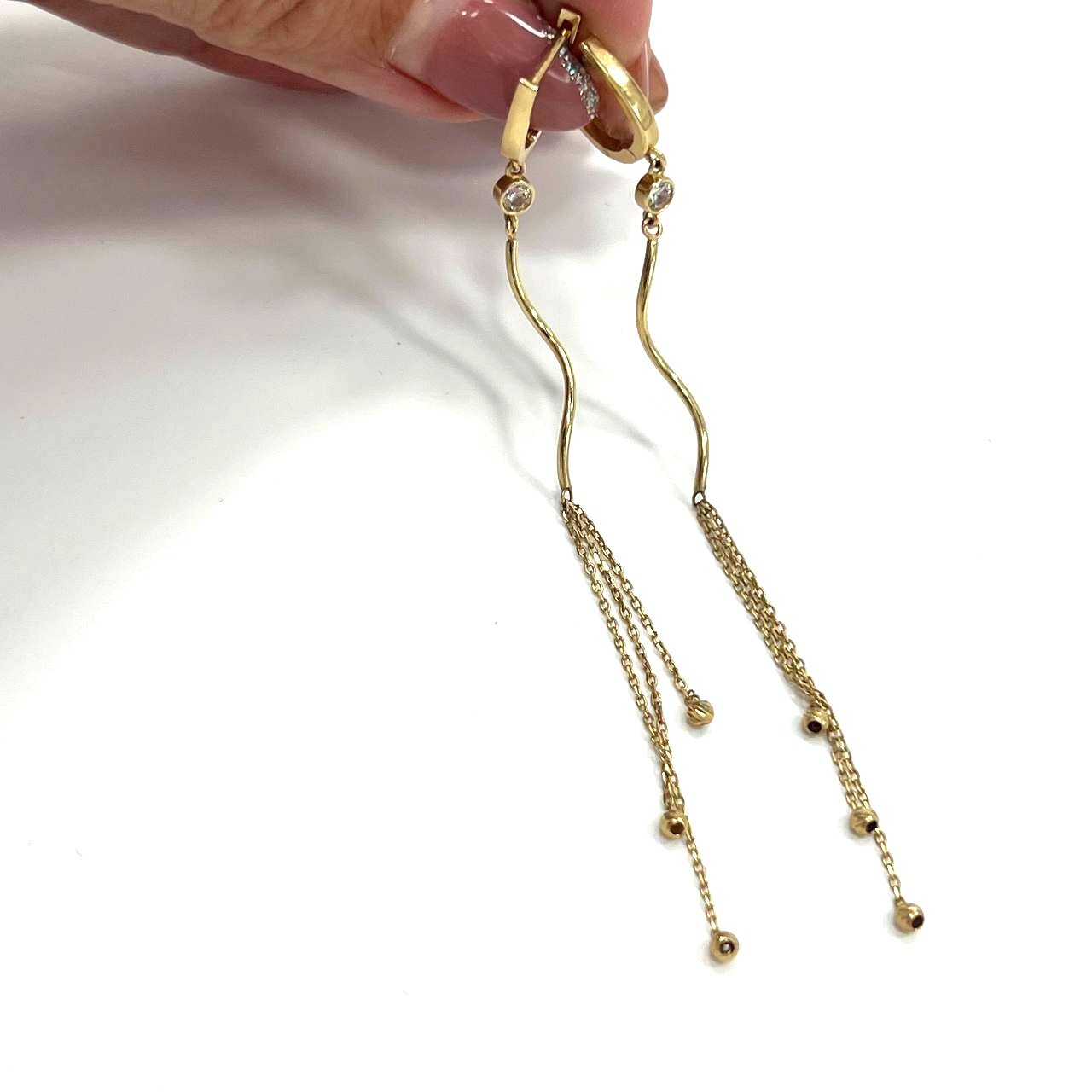 Elegant long 14K yellow gold earrings, graceful and charming. - Image 3