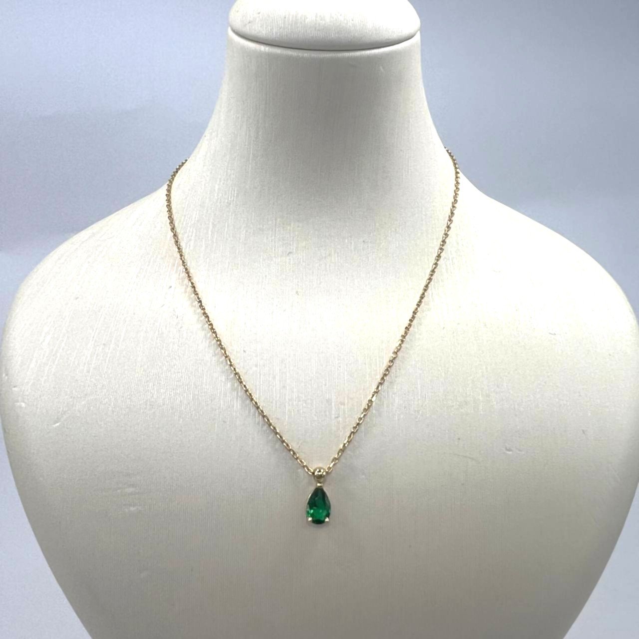14K yellow gold necklace with a beautiful green stone pendant elegant design - Image 5