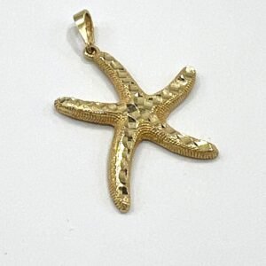 Elegant 14K yellow gold star pendant, stylish and practical for daily wear