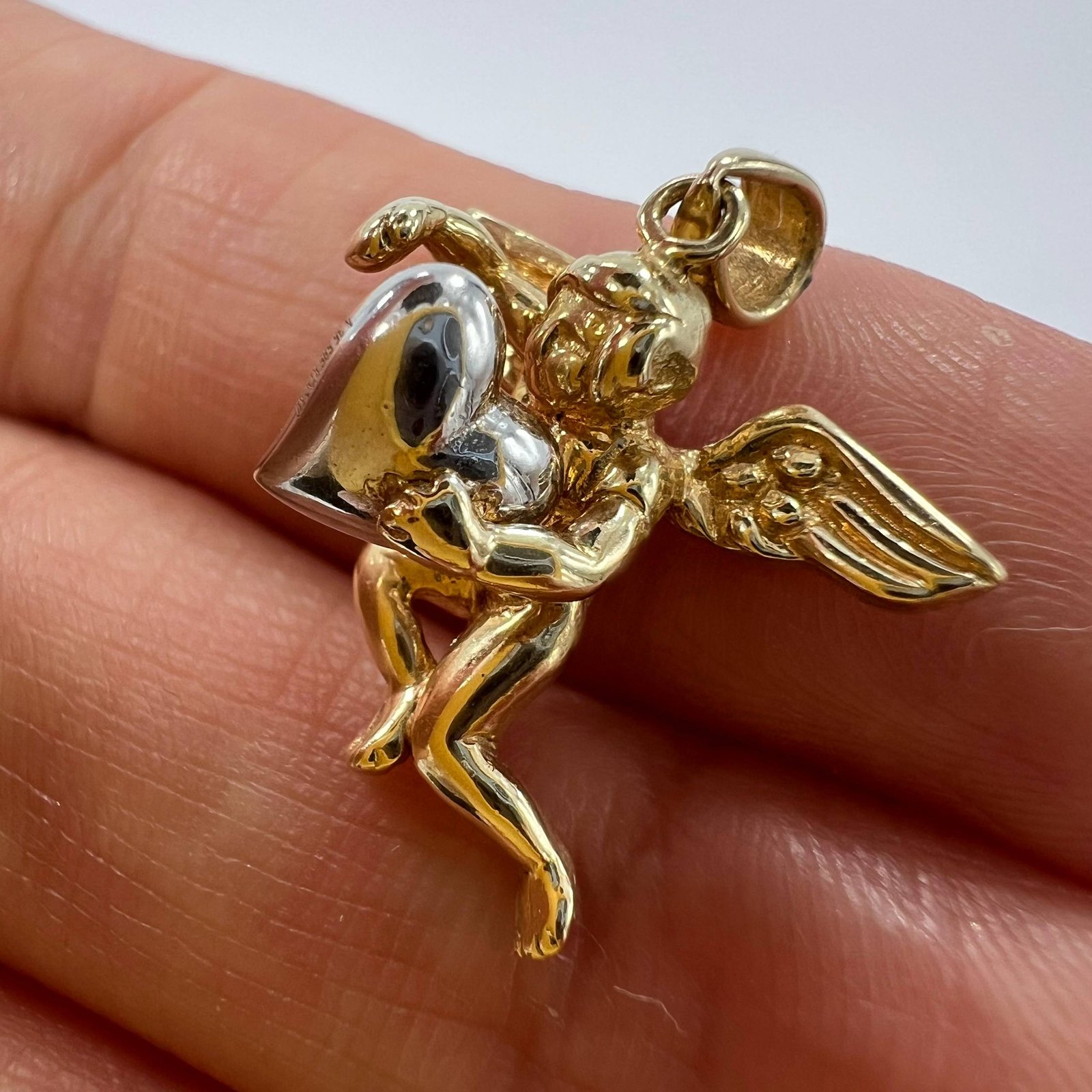 New 14K Solid Gold Angel Pendant Jewelry Italian Cherub with Heart Marked 2.8g - Image 3