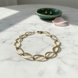 14K Yellow Gold Oval-Link Bracelet Sophisticated Modern Women's Fine Jewelry Gift