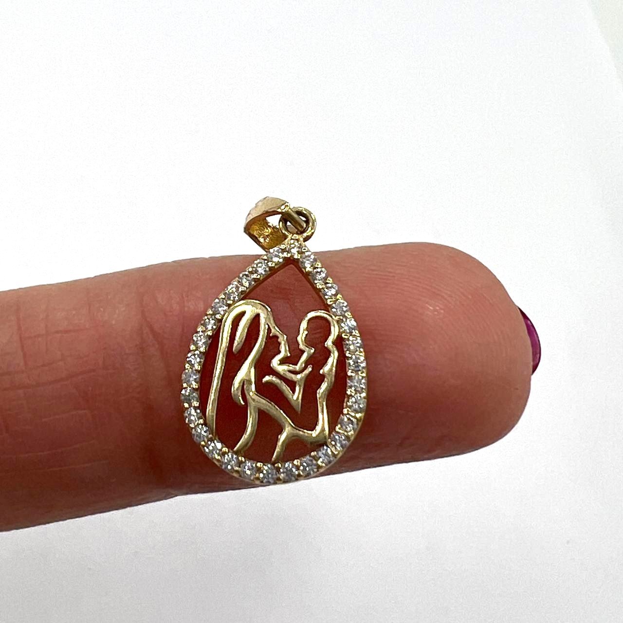 14K Yellow Gold Mother and Child Pendant – Elegant Design with Sparkling Zircon - Image 4