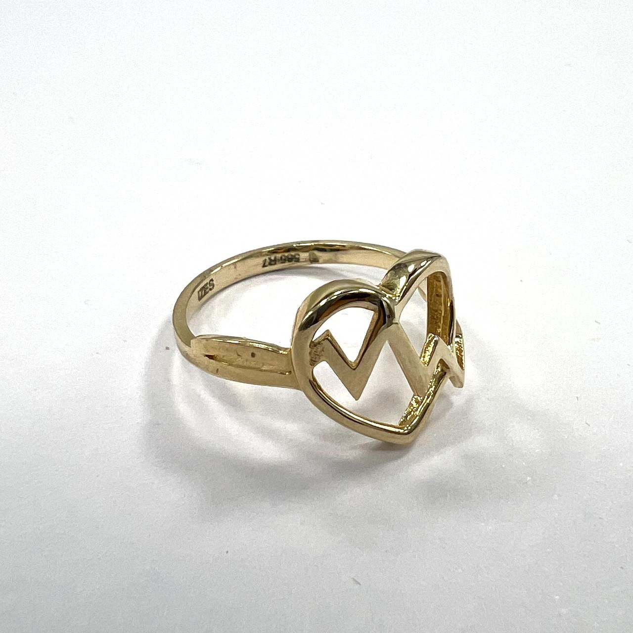14K yellow gold heart-shaped ring with delicate detailing, elegant and refined - Image 3