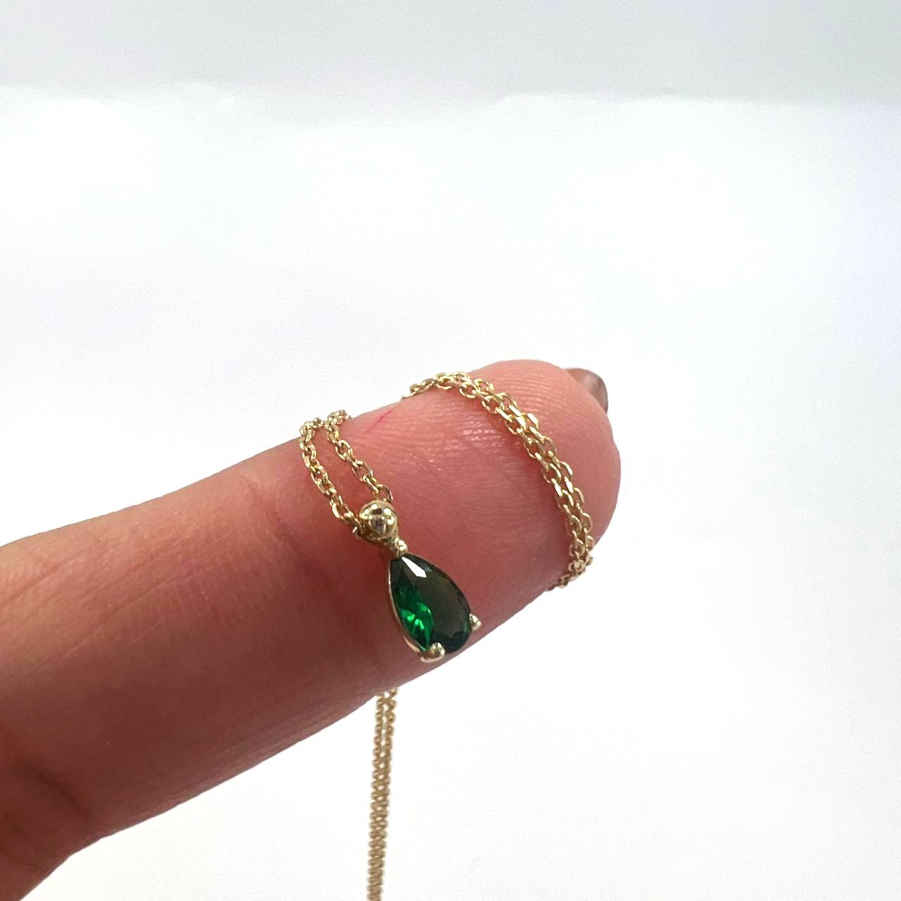 14K yellow gold necklace with a beautiful green stone pendant elegant design - Image 3