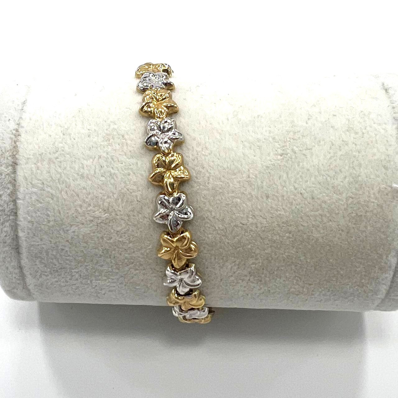Beautiful & delicate 14K white &yellow gold bracelet with charming floral desgin - Image 2